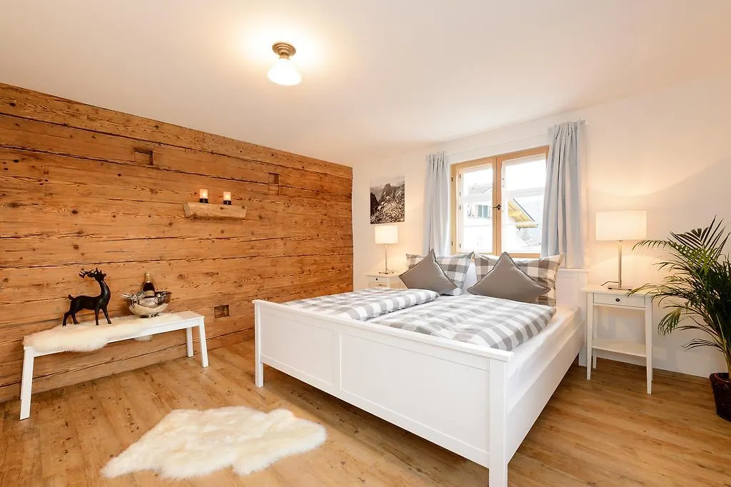 Viktoria Ferienhaus: Family Wellness Retreat with 4-Star Amenities Oberstdorf 4*,